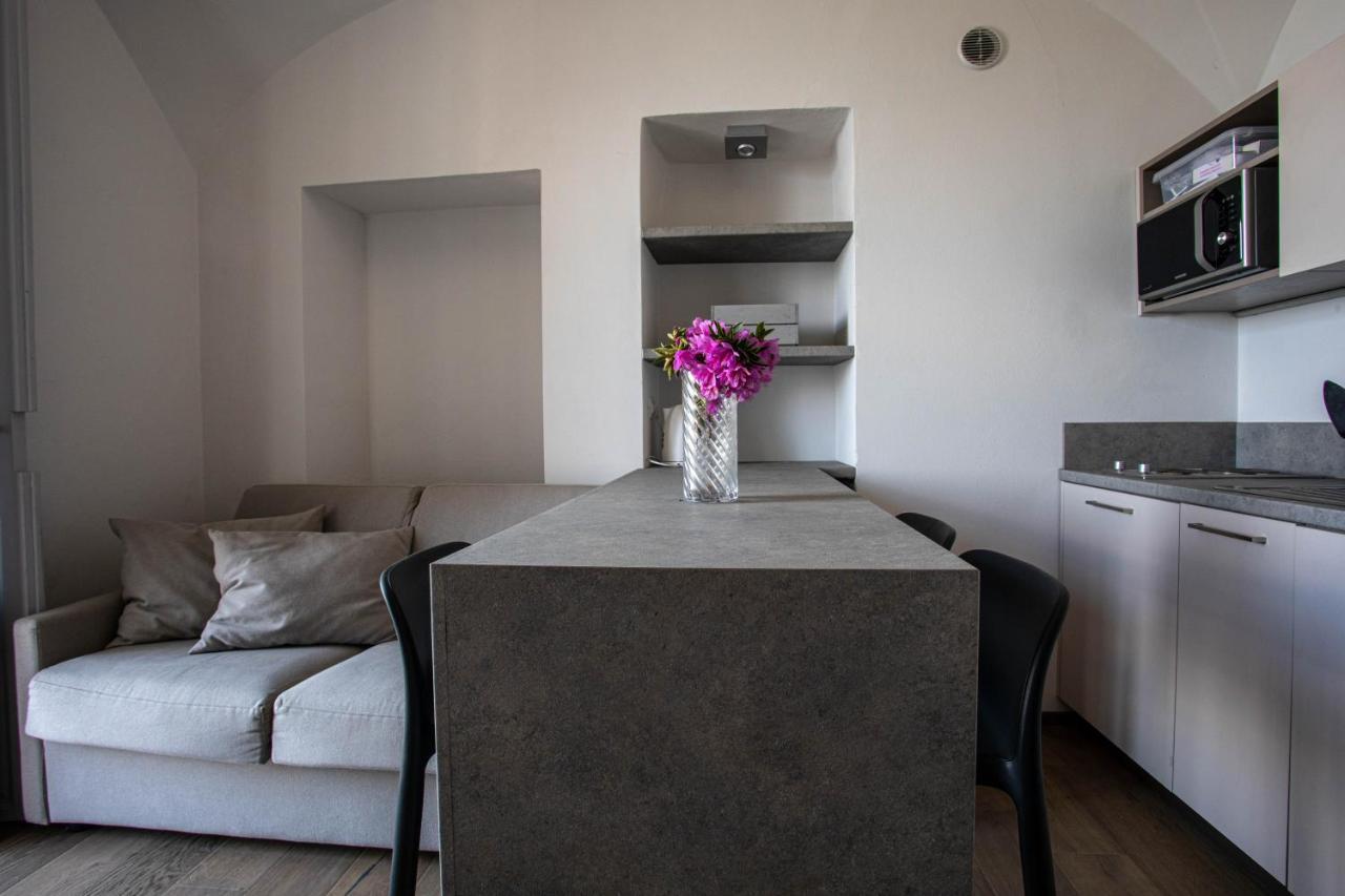 Ferienwohnung La Dimora Del Glicine 2 Belgirate Exterior foto